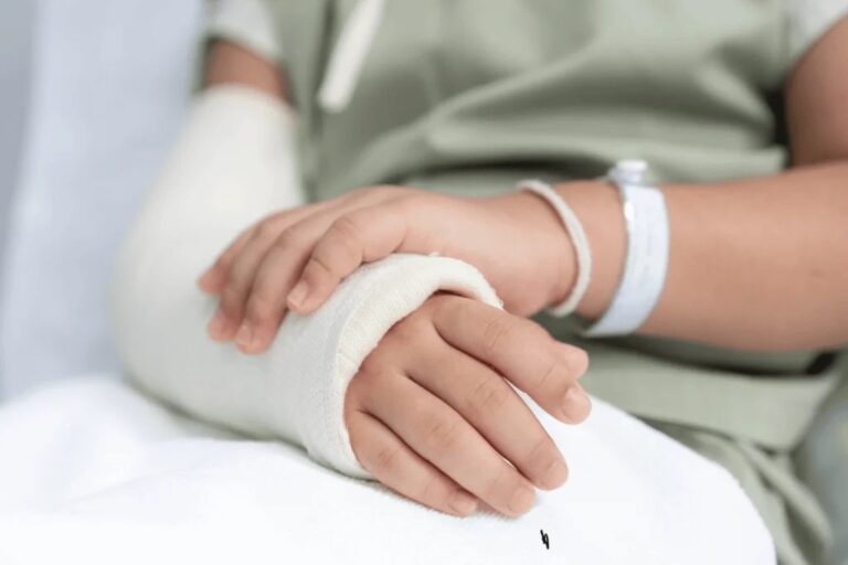 The Role of a Child Injury Lawyer in Protecting Families